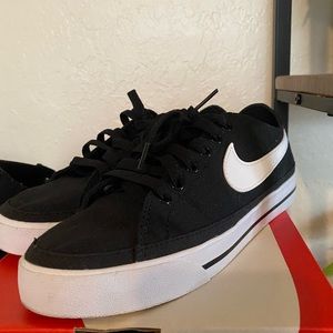 Nike Court Legacy Sneaker - Women's size 6